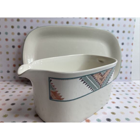 Mikasa Intaglio Santa Fe Gravy Boat Plus Base Plate CAC24 Southwest Dinnerware - Picture 3 of 9